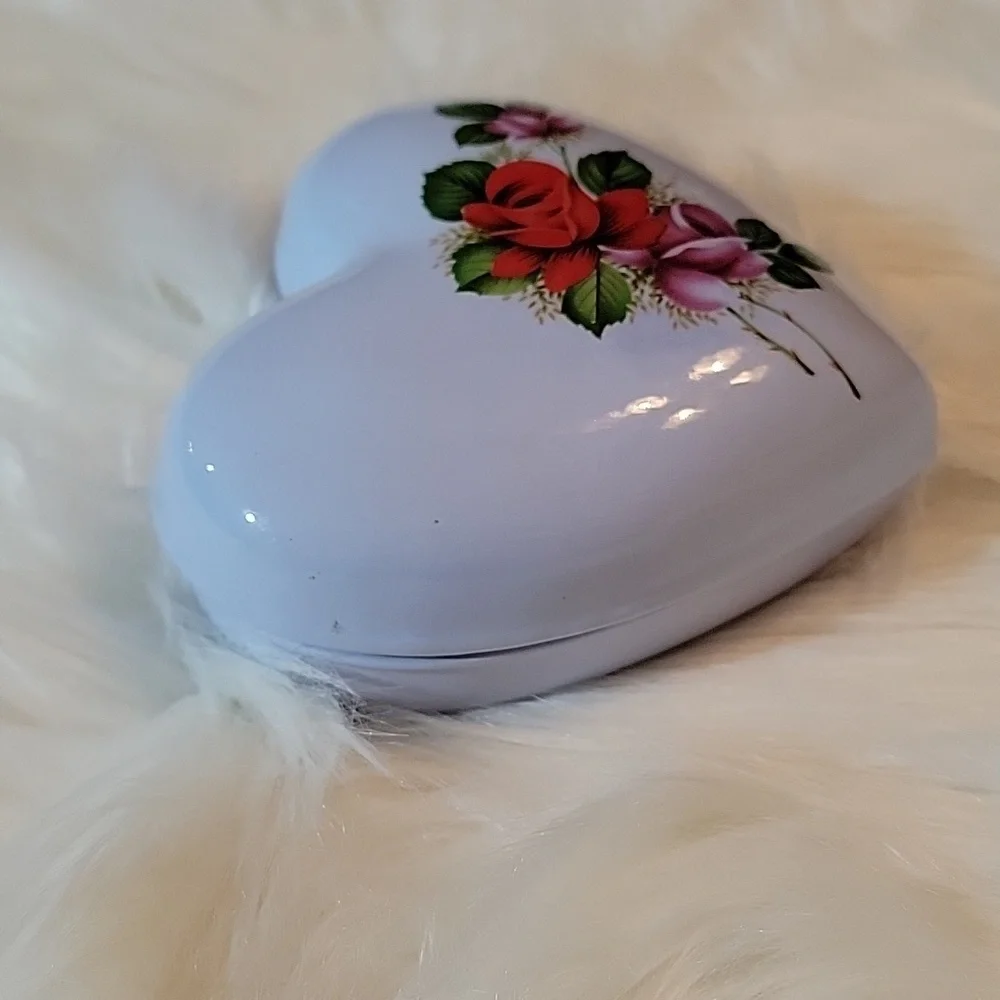 Ceramic Rose Heart Shaped Trinket Jewelry Box